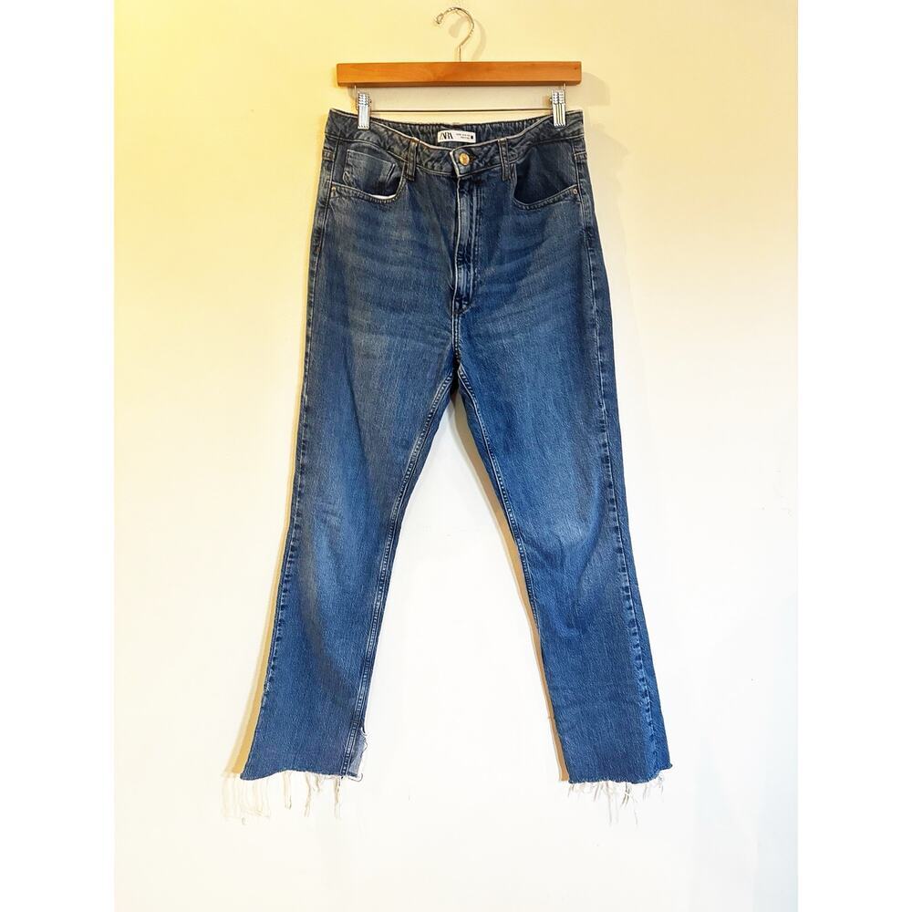 Zara Straight Leg Jeans sz 10 Medium Wash Straight Leg Jeans
